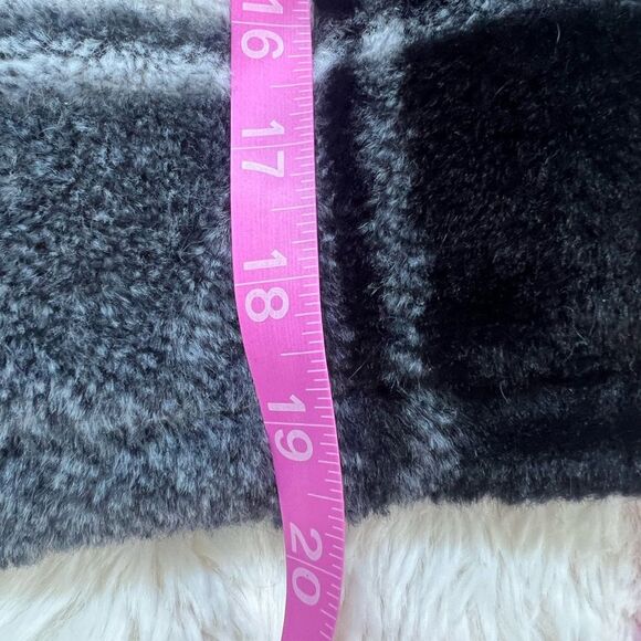 Cherie Design Black and White Checkered Fleece Jacket Sz Medium - Picture 9 of 11